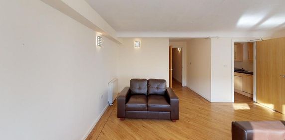 2 bedroom flat to rent - Photo 2