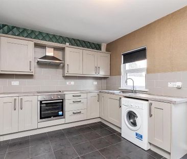 215 Carnmoney Road, Newtownabbey, BT36 6JR - Photo 4
