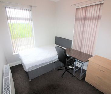 Sharoe Green Lane, PRESTON, Lancashire PR2 8ED - Photo 3