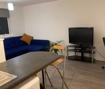 Studio Flat, Blackfriars Road, G1 - Photo 1