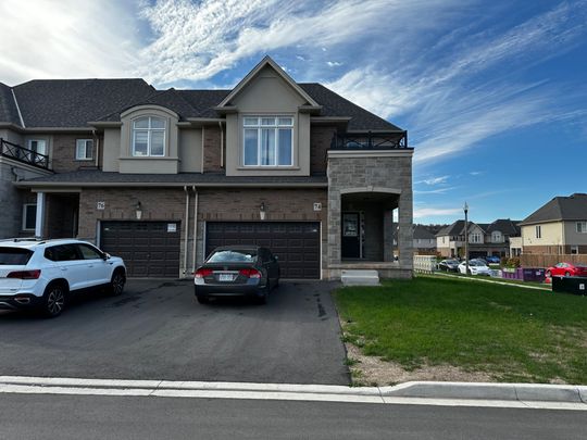 For Lease - 74 Pinot Crescent, Hamilton, Ontario - Photo 1