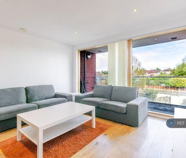 2 bedroom flat to rent - Photo 2
