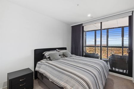 LUXURIOUS APARTMENT WITH STUNNING WATER VIEWS - Photo 3