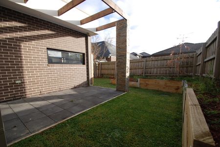 3/17 Barlyn Road, Mount Waverley VIC 3149 - Townhouse For Rent | Domain - Photo 3