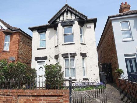 Bedroom Semi Detached House In Charminster, BH8 - Photo 2