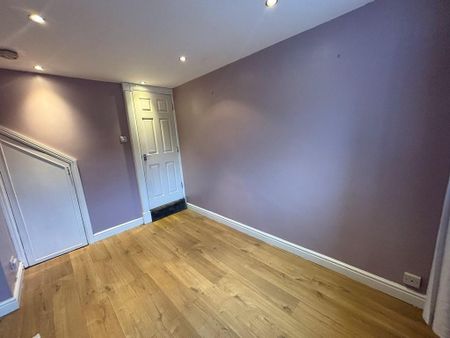 4 bedroom detached house to rent - Photo 4