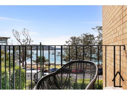 Balmoral beach unit boasts superb water views - Photo 1