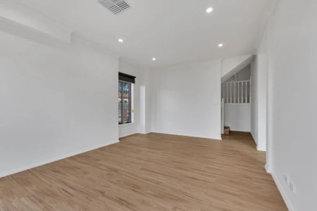 2a Narin Court, Epping. - Photo 4