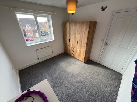 3 bedroom semi-detached house to rent - Photo 3