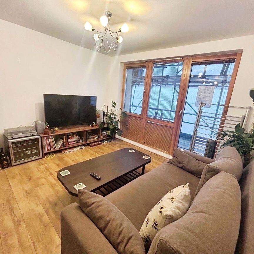 Ratcliffe Court, - Photo 1