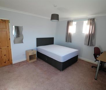 2 bedroom private hall to rent - Photo 5