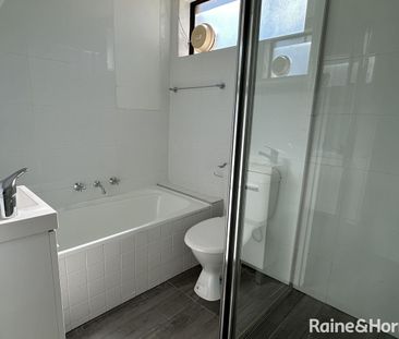 Freshly Painted With New Carpet Two Bedroom Apartment - Photo 1