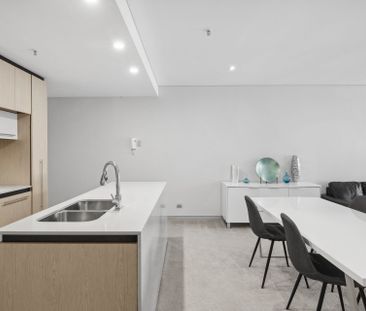 Spacious 1 Bedroom Apartment Close to All the Action&excl;&excl; - Photo 3