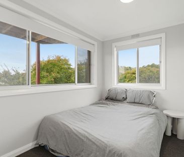 Immaculately presented 3 bedroom family home with stunning views - Photo 5