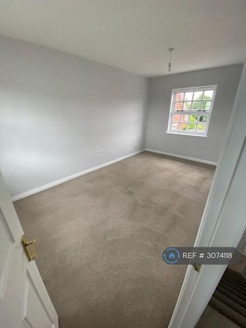 2 bedroom semi-detached house to rent - Photo 3