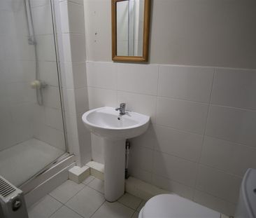 1 Bed Flat to Let on Victoria Road, Fulwood - Photo 6