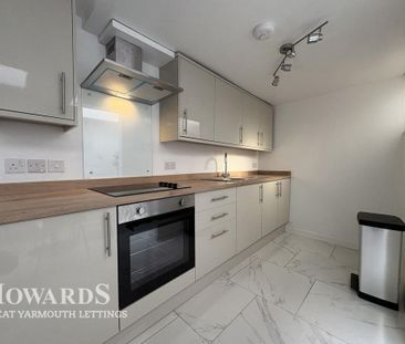 4 bedroom terraced house to rent - Photo 5