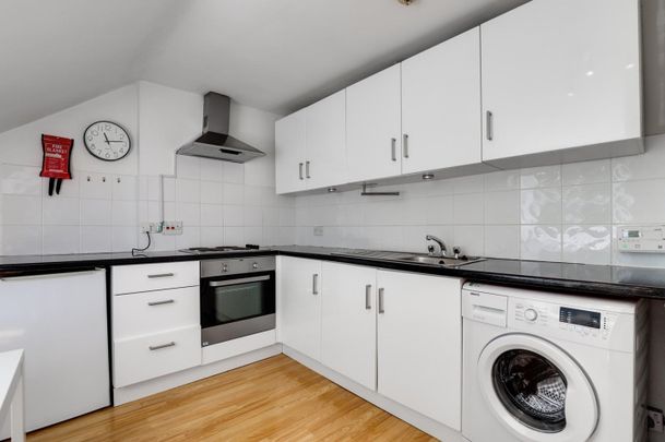 1 Bed Flat, Wickham Road, SE4 - Photo 1