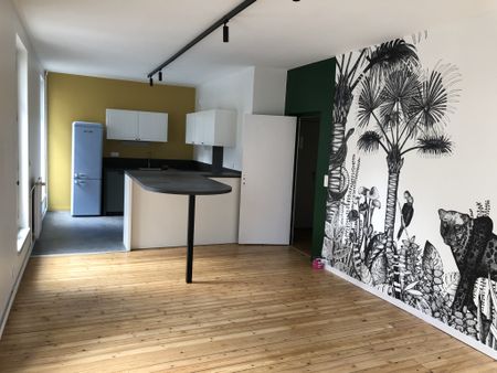 Location Appartement 6 pièces 103m² LA FLECHE 72200 - Photo 2
