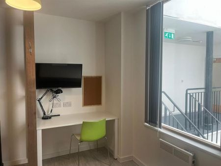 1 bedroom private hall to rent - Photo 3