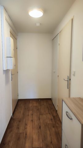 Location Appartement 1 pièce 19m² FREJUS 83600 - Photo 3