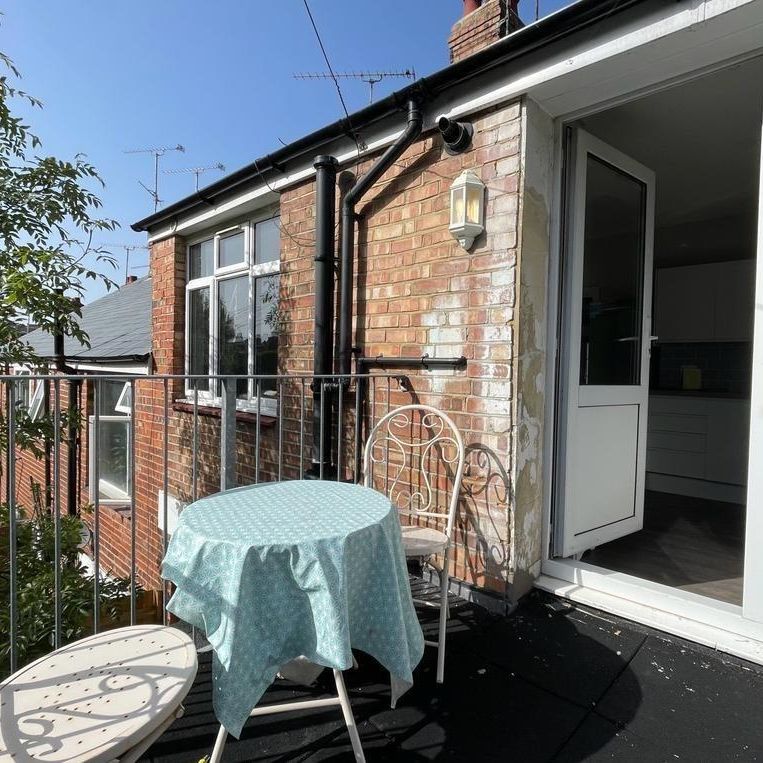 2 bedroom apartment to rent - Photo 1