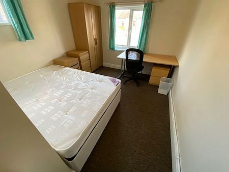 28, Barbican Road - Photo 4