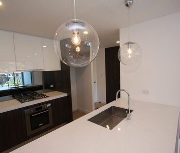 Prestige Two Bedroom Apartment in the Newly Completed 88 Kensington Complex - Photo 4