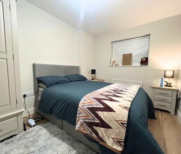 301 College Court Central, Belfast, BT1 6BF - Photo 3