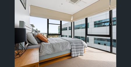 Spectacular Entertainers Penthouse - Photo 2