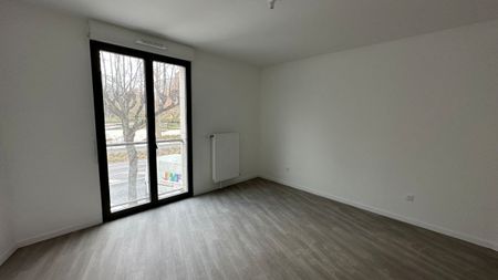 Location appartement T3 73.60m² à Reims (51100) Loyer CC * : 865.68 € Réf : ER.34996 - Photo 3