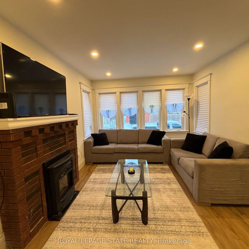 69 Roxborough Avenue #Upper - Photo 1