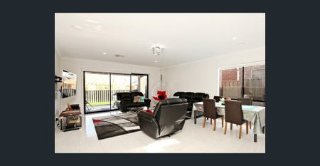 Family Home - Photo 5