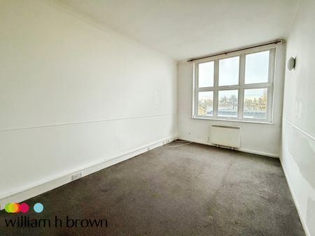 Stanford House, East Tilbury, Princess Margaret Road - Photo 3