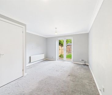 2 bedroom semi-detached house to rent - Photo 6