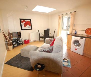 Caxton Court, Staffordshire, Burton Upon Trent, DE14 - Photo 2