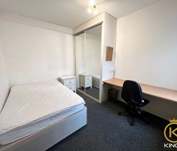 4 bedroom terraced house to rent - Photo 2