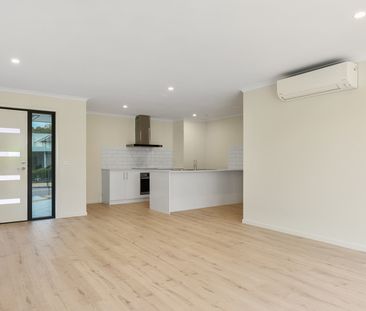 Spacious Modern Villa, Great Location - Photo 4