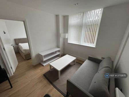 1 bedroom flat to rent - Photo 2