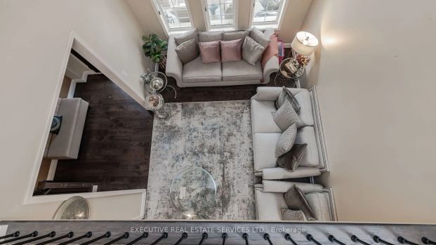 Detached Home For Lease | W9253315 - Photo 1