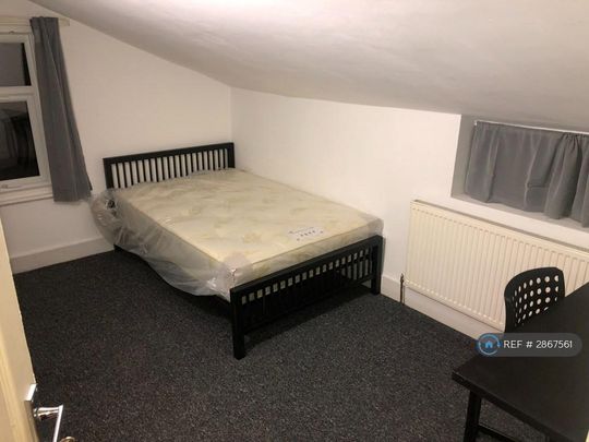 4 bedroom terraced house to rent - Photo 1