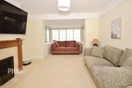 3 bedroom detached house to rent - Photo 2