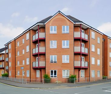 4 Bed Apartment - Photo 2