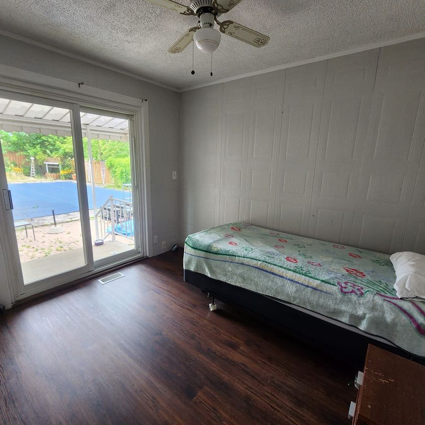 For Lease - 390 Gibbons Street Unit# Main, Oshawa, Ontario - Photo 1