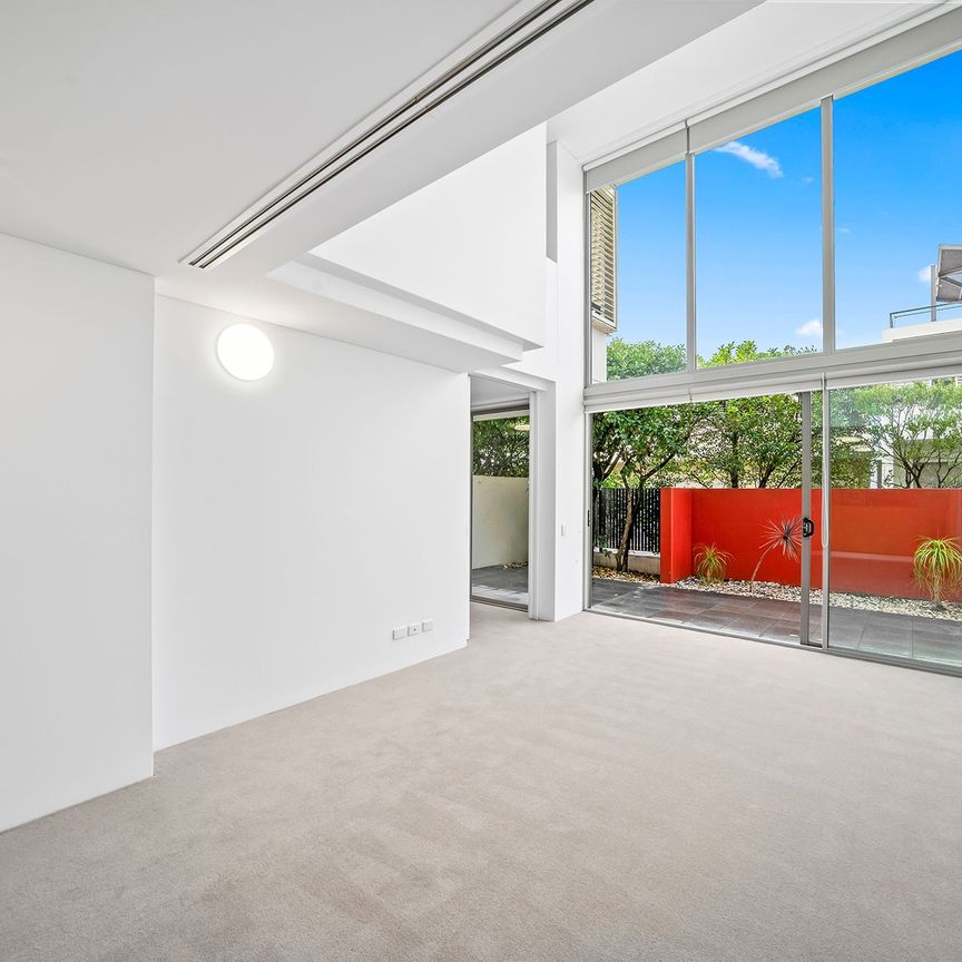 Prestigious Waterside Living ** Available Now ** - Photo 1