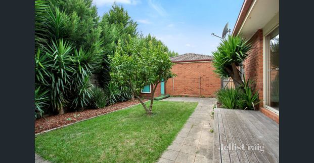 2/233 Nepean Street, Greensborough - Photo 1