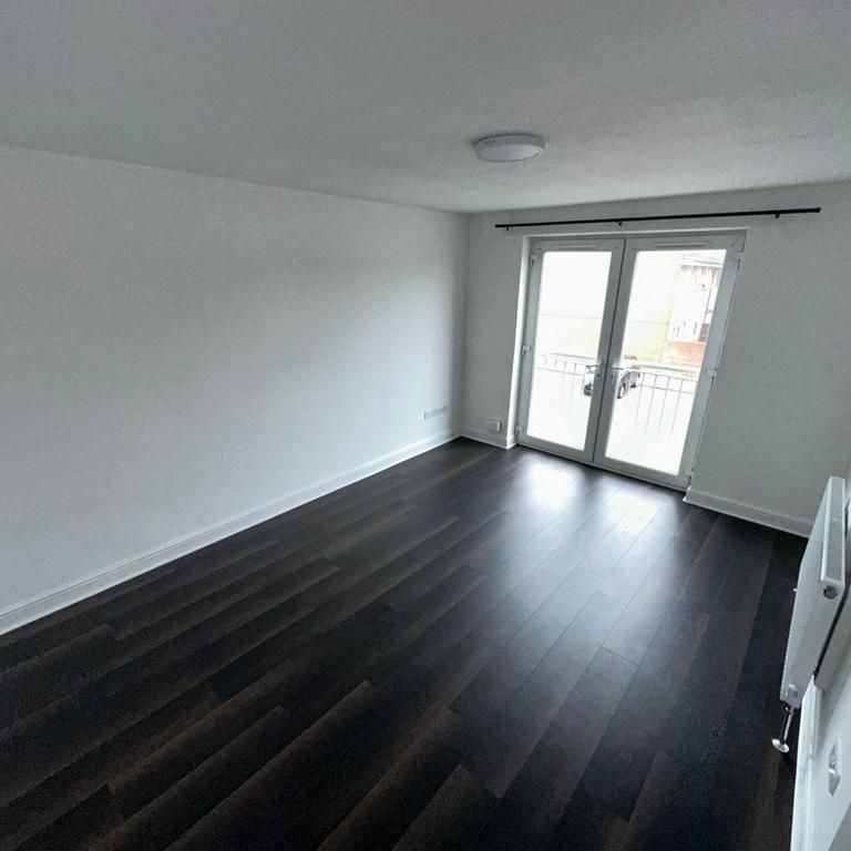 4 bedroom terraced house to rent - Photo 1