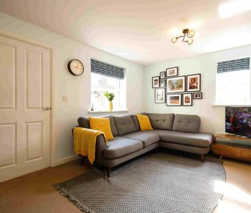 2 bedroom mews to rent - Photo 1