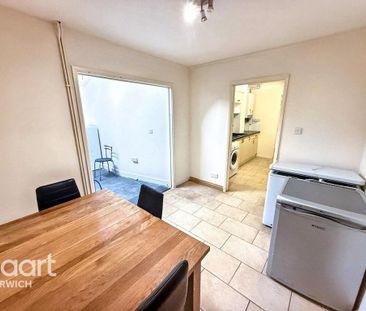 6 bedroom semi-detached house to rent - Photo 3