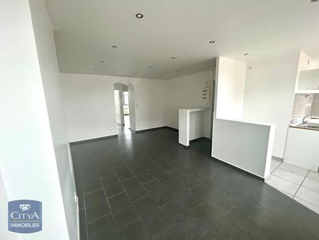 Location Appartement 3 pièces 62m² ST ETIENNE 42000 - Photo 2